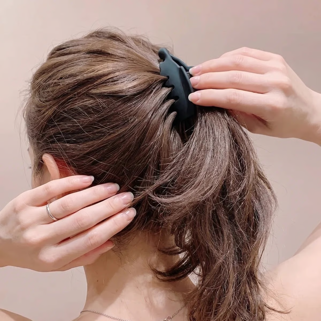 🍌 Non-Slip Banana Hair Clip – Instant Volume Ponytail Holder
